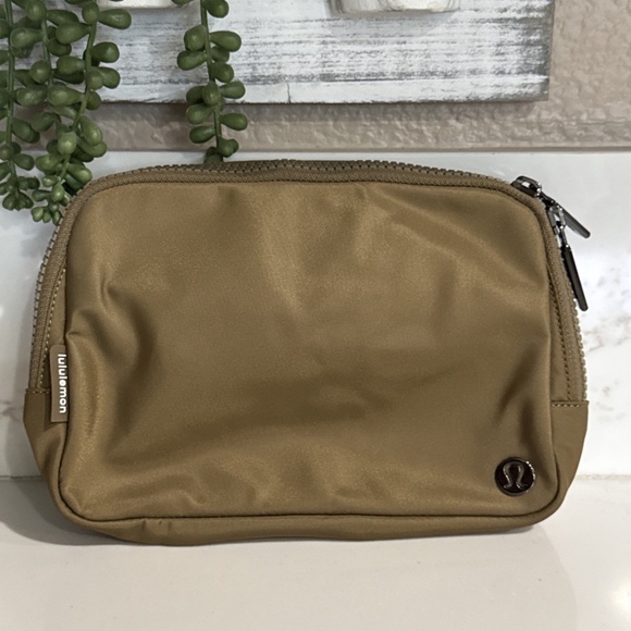 Lululemon Everywhere Large Belt Bag ARTF - Artifact Brown - Picture 1 of 4